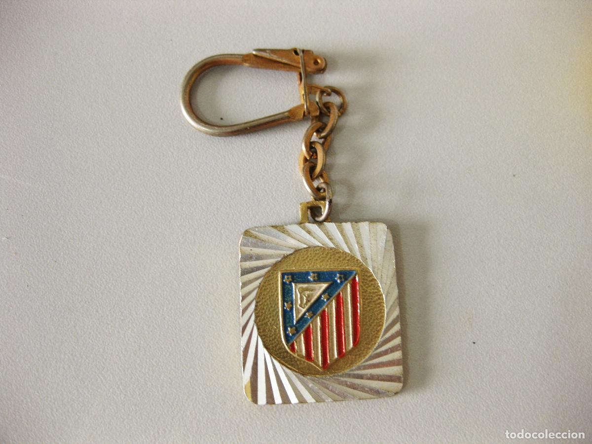 Sammlung von Schl&uuml;sselanh&auml;ngern: LLAVERO ANTIGUO CON EL ESCUDO DEL ATL&Eacute;TICO DE MADRID CLUB DE FUTBOL.