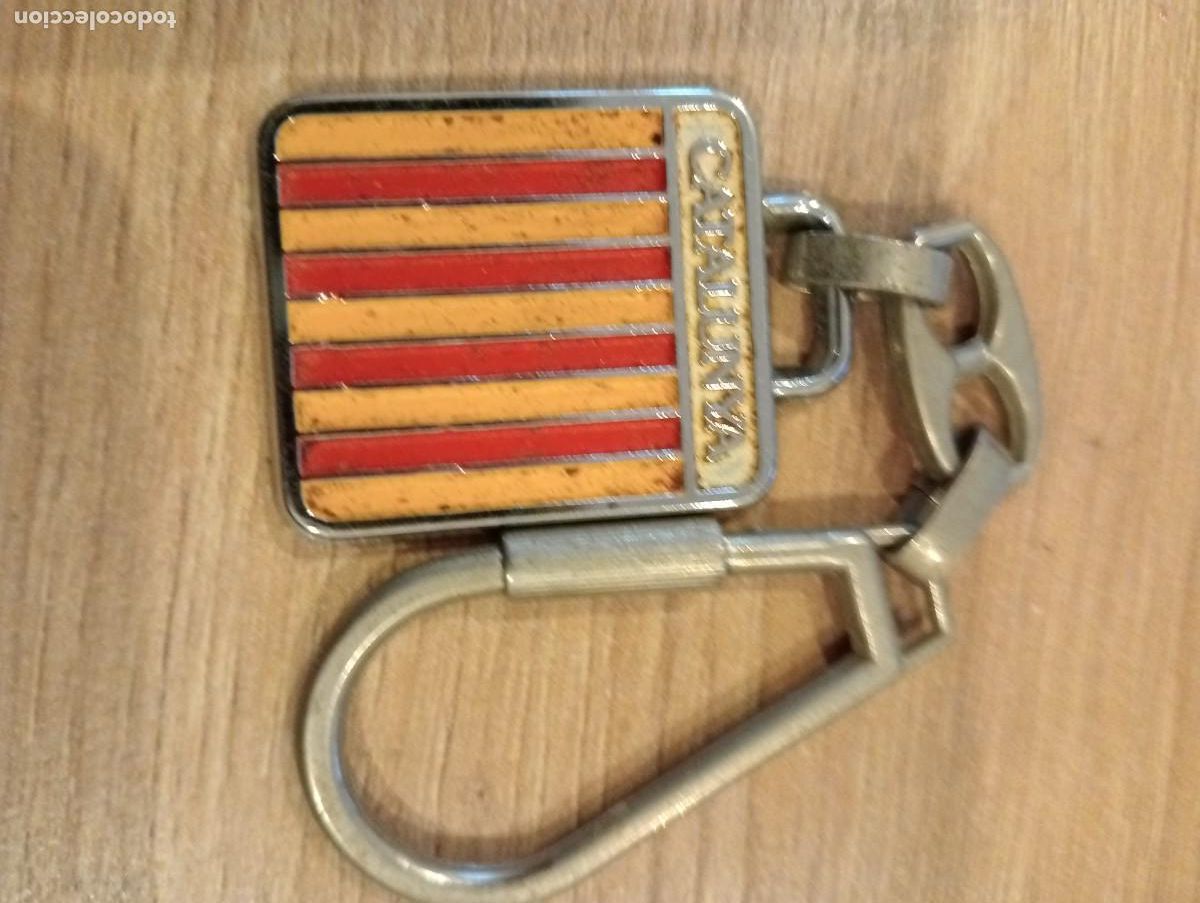 Sammlung von Schl&uuml;sselanh&auml;ngern: LLAVERO CATALUNYA ESTELADA , SE&Ntilde;ERA BANDERA CATALU&Ntilde;A POL&Iacute;TICA