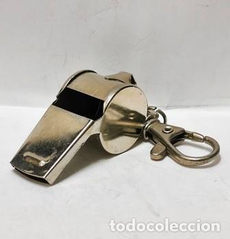 Sammlung von Schl&uuml;sselanh&auml;ngern: LLAVERO DE METAL SILBATO (SIN PUBLICIDAD) - LLAV-28388 - B-1085