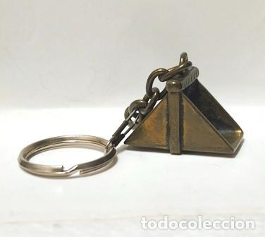 Sammlung von Schl&uuml;sselanh&auml;ngern: LLAVERO DE METAL ESTRIBO - LLAV-28435 - B-1088