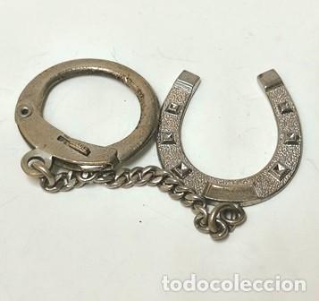 Sammlung von Schl&uuml;sselanh&auml;ngern: LLAVERO DE METAL HERRADURA - LLAV-28438 - B-1088