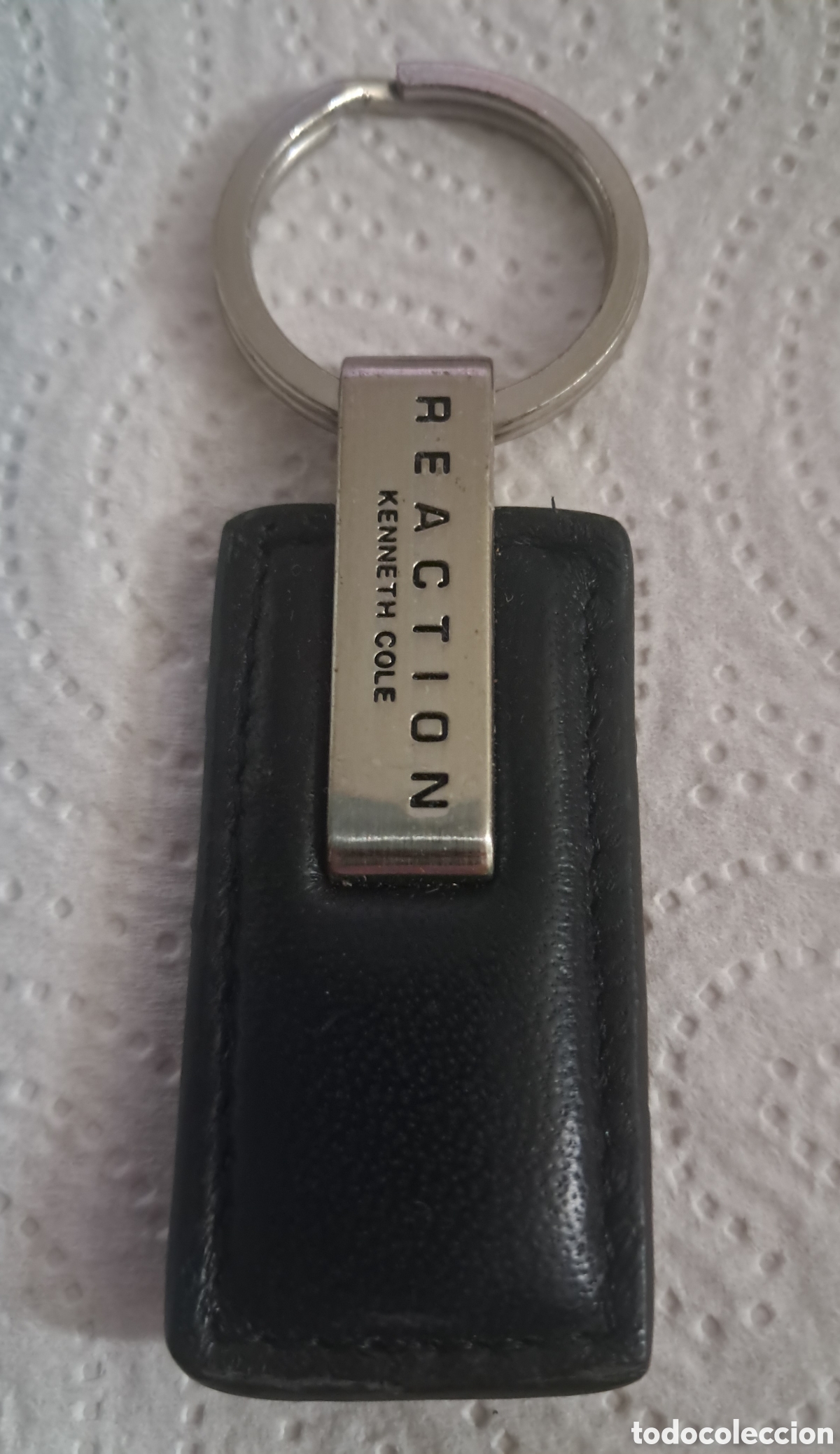 Collectionnisme de portes-cl&eacute;s: LLAVERO REACTION KENNETH COLE