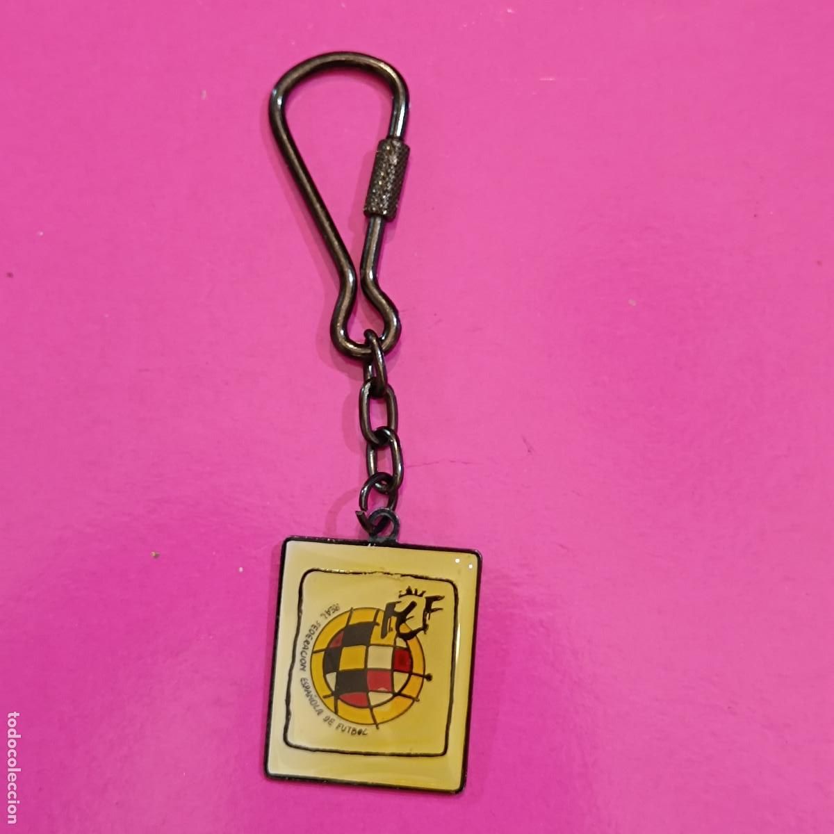 Colecionismo de porta-chaves: LLAVERO VINTAGE ESCUDO FEDERACION ESPA&Ntilde;OLA DE FUTBOL. MYJ.