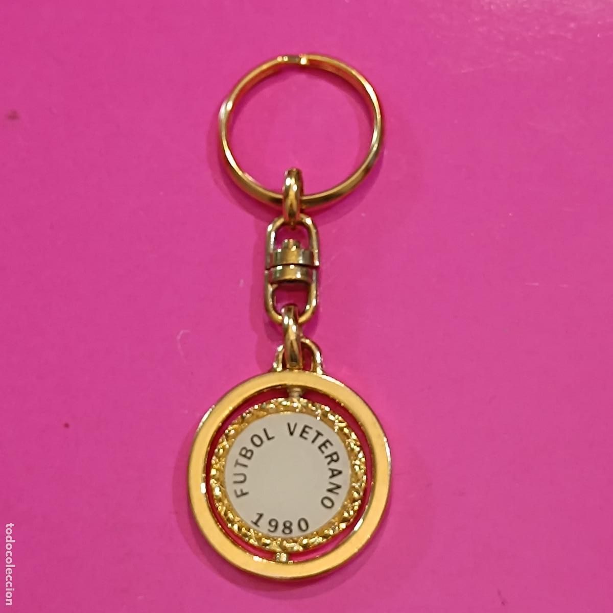 Colecionismo de porta-chaves: LLAVERO ANTIGUO LANZAROTE FUTBOL VETERANO 1980. MYJ.