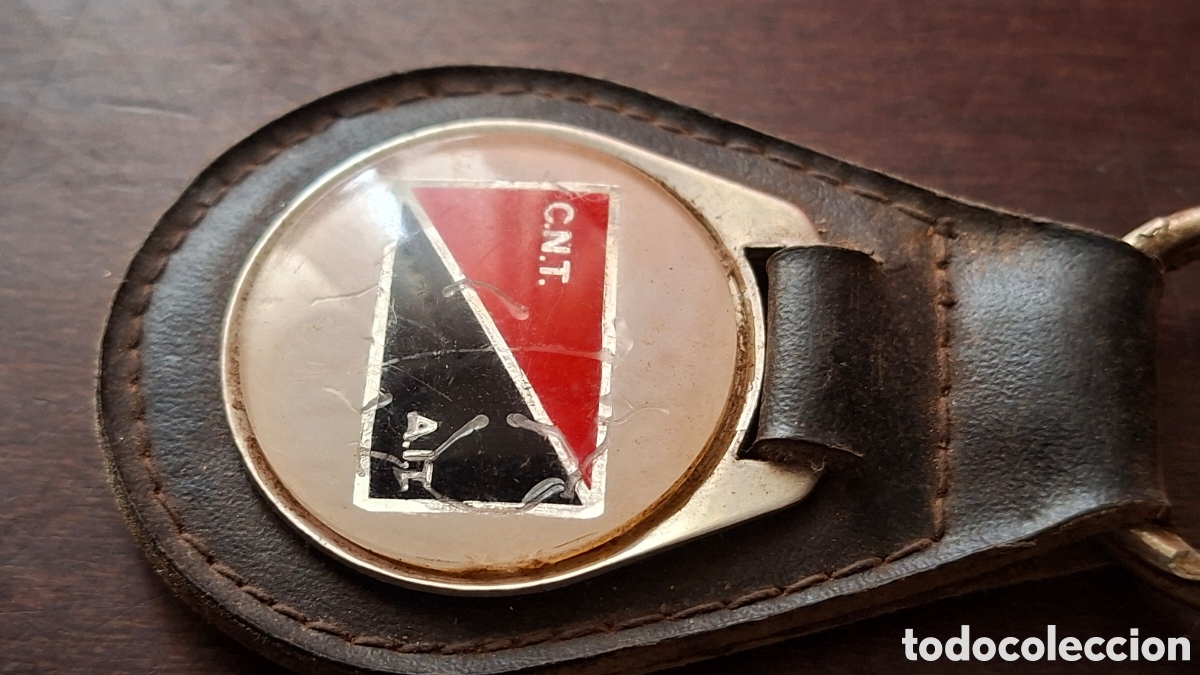 Collectionnisme de portes-cl&eacute;s: Llavero vintage CNT AIT piel
