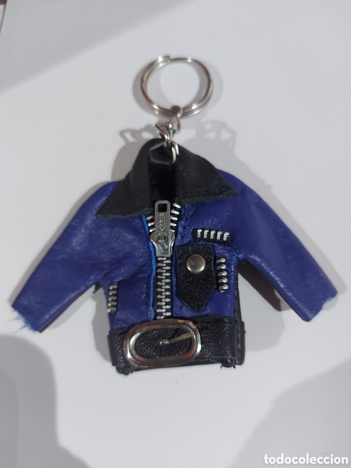 Collectionnisme de portes-cl&eacute;s: Llavero cazadora motera