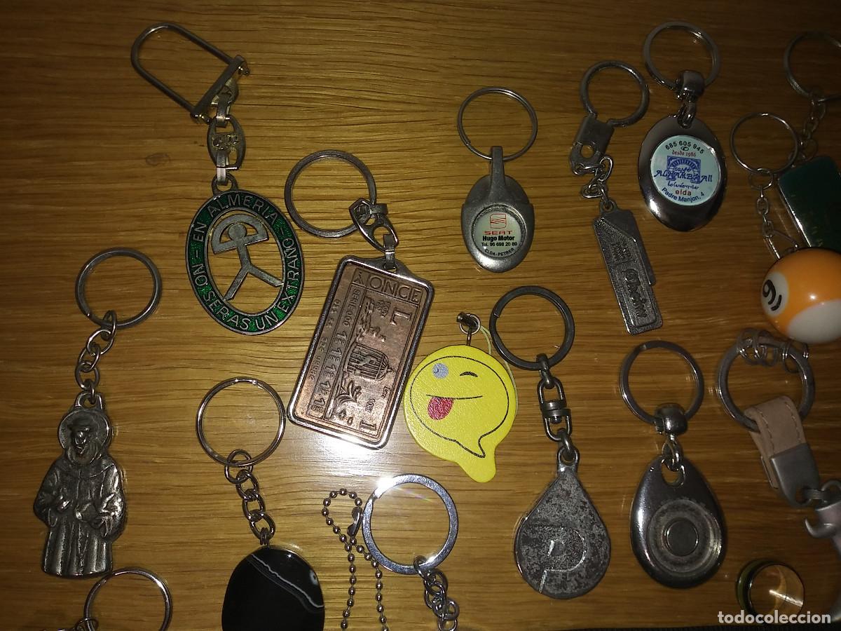 Coleccionismo de llaveros: LOTE DE 45 LLAVEROS VARIADOS. - Foto 2