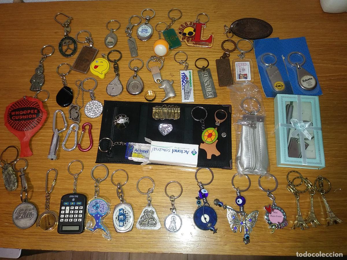 Coleccionismo de llaveros: LOTE DE 45 LLAVEROS VARIADOS. - Foto 1