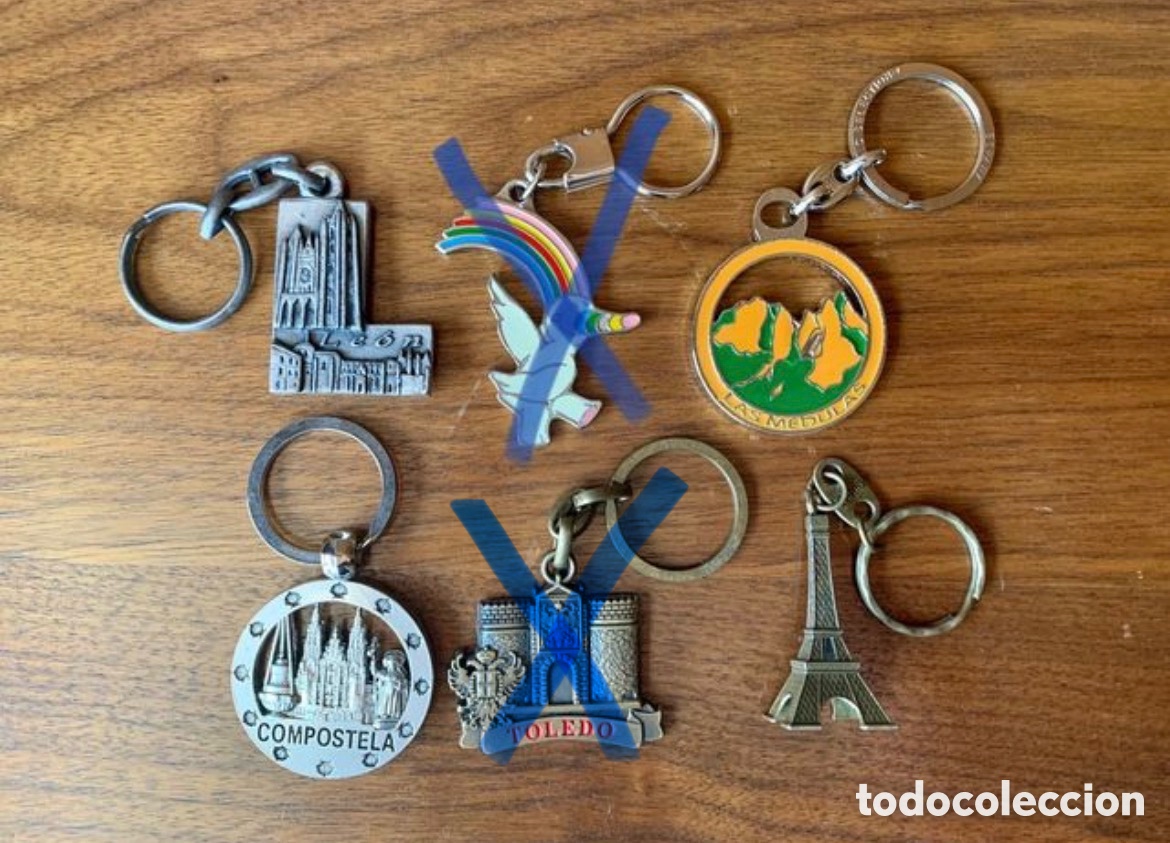 Coleccionismo de llaveros: 4 llaveros de recuerdo (venta por separado)