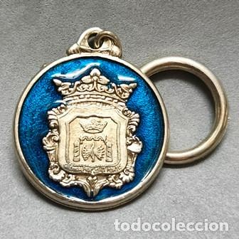 Sammlung von Schl&uuml;sselanh&auml;ngern: LLAVERO DE METAL ESMALTADO CAJA DE AHORROS DE RONDA - LLAV-28846 - B-1105