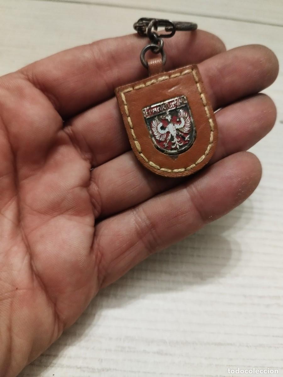 Sammlung von Schl&uuml;sselanh&auml;ngern: Antiguo llavero del escudo de armas de Frankfurt, Alemania.