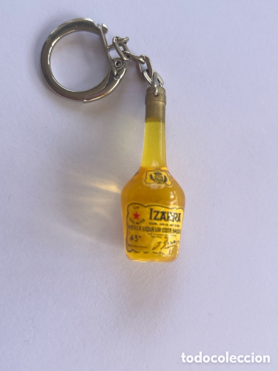 Coleccionismo de llaveros: Llavero licor Izarra Liqueur Cote Basque
