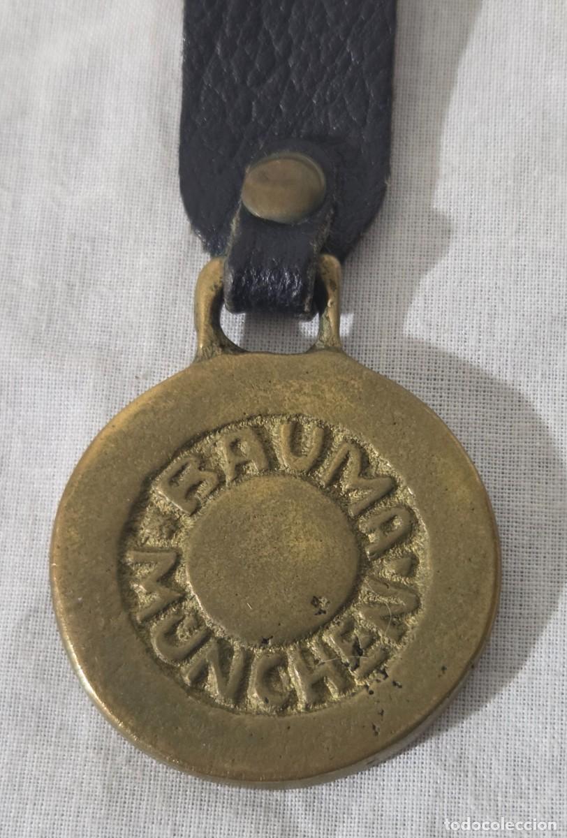 Coleccionismo de llaveros: Antiguo llavero de bronce, Bauma Munchen - Foto 7