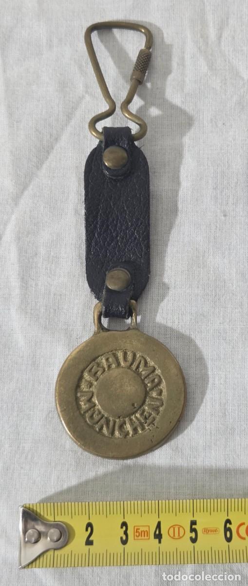 Coleccionismo de llaveros: Antiguo llavero de bronce, Bauma Munchen - Foto 10