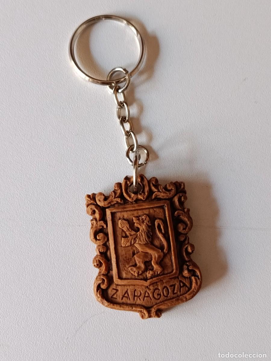 Coleccionismo de llaveros: LLAVERO MADERA ESCUDO ZARAGOZA - Foto 1