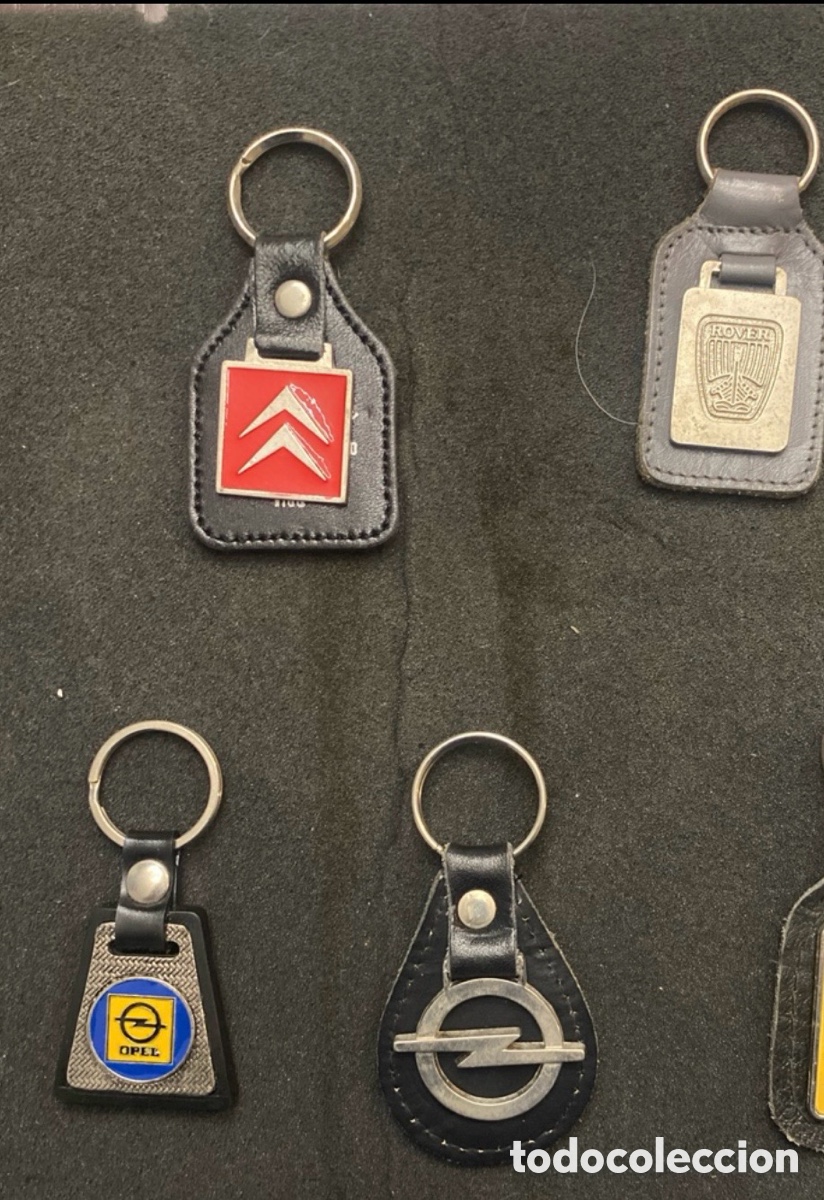 Collection of Keychains: Cuatro Llaveros de cuero. Opel, Rover y Citroen