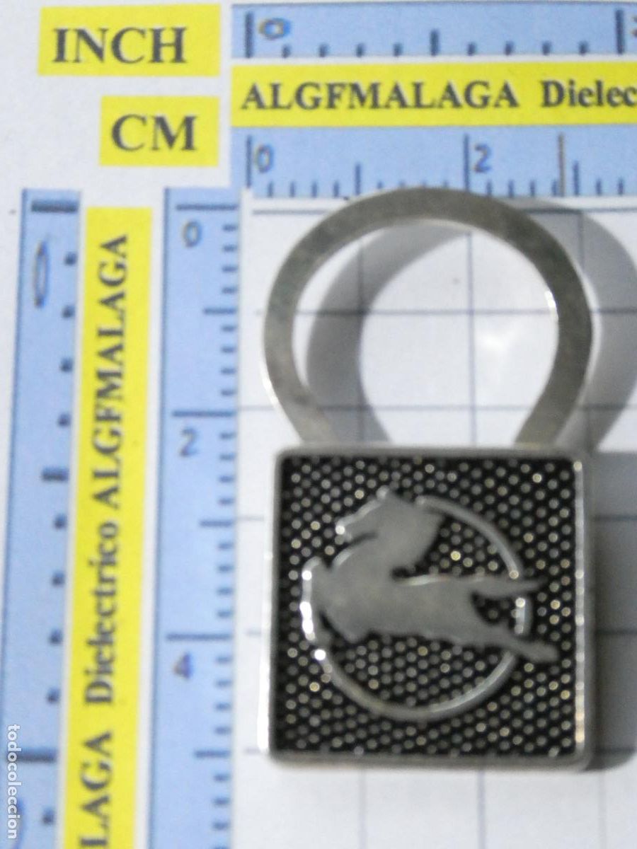 Coleccionismo de llaveros: LLAVERO DE COCHES MOTOS. PEGASO CAMIONES FURGONETAS AUTOBUSES