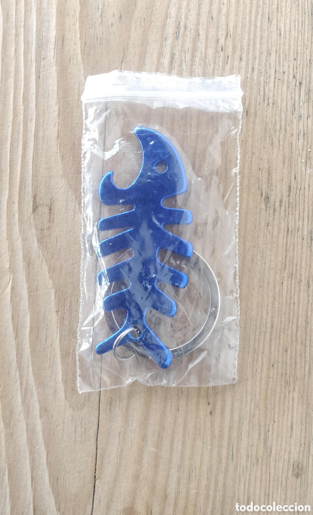 Coleccionismo de llaveros: LLAVERO ABRIDOR DE METAL PEZ AZUL