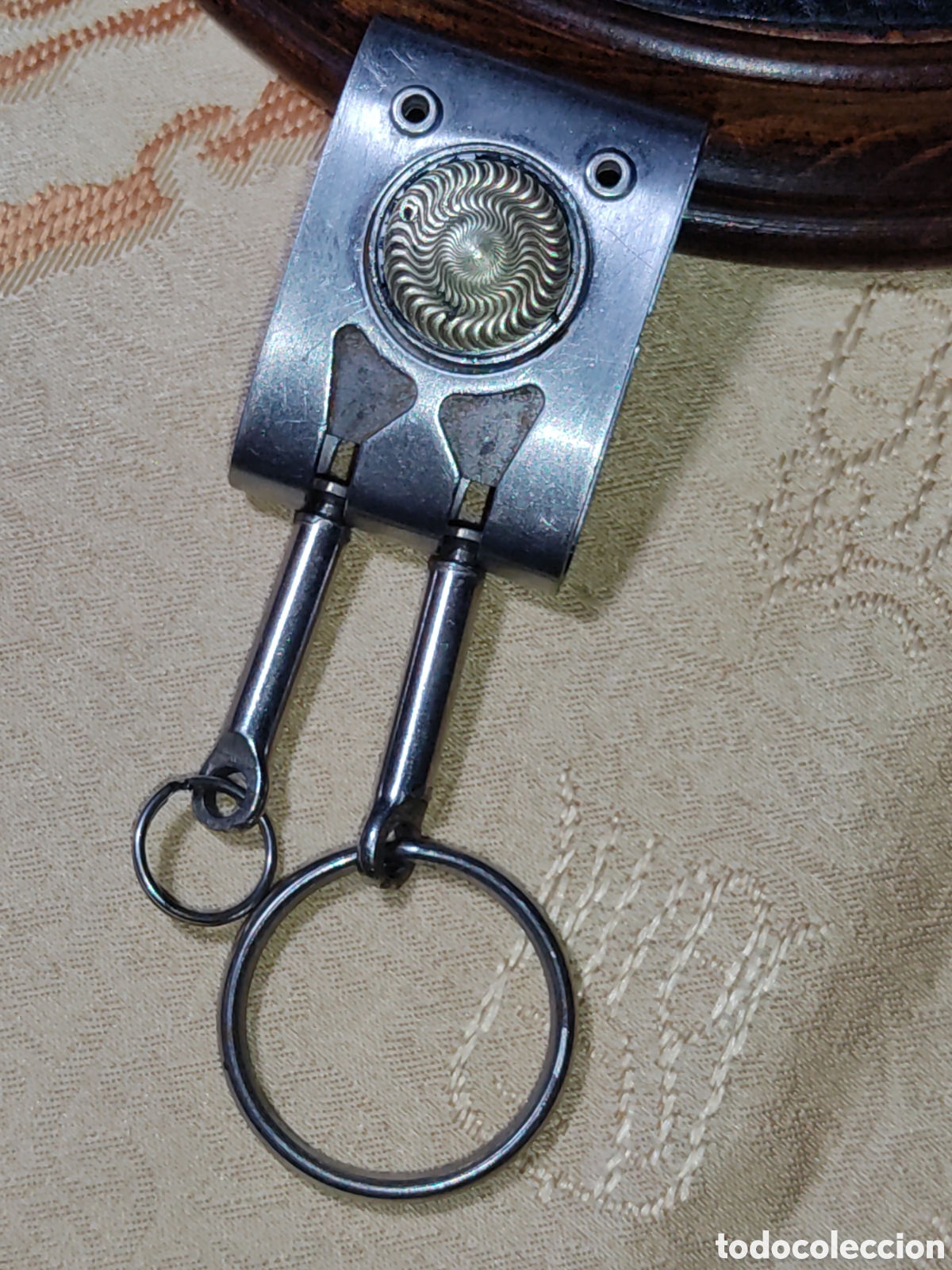 Coleccionismo de llaveros: Llavero,prendedor Aitor,de cintur&oacute;n para llaves,navajas.ect.