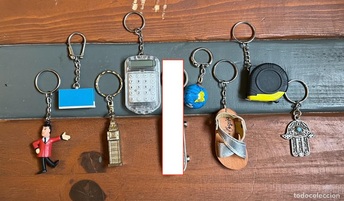 Collection of Keychains: LOTE 8 LLAVEROS VARIADOS
