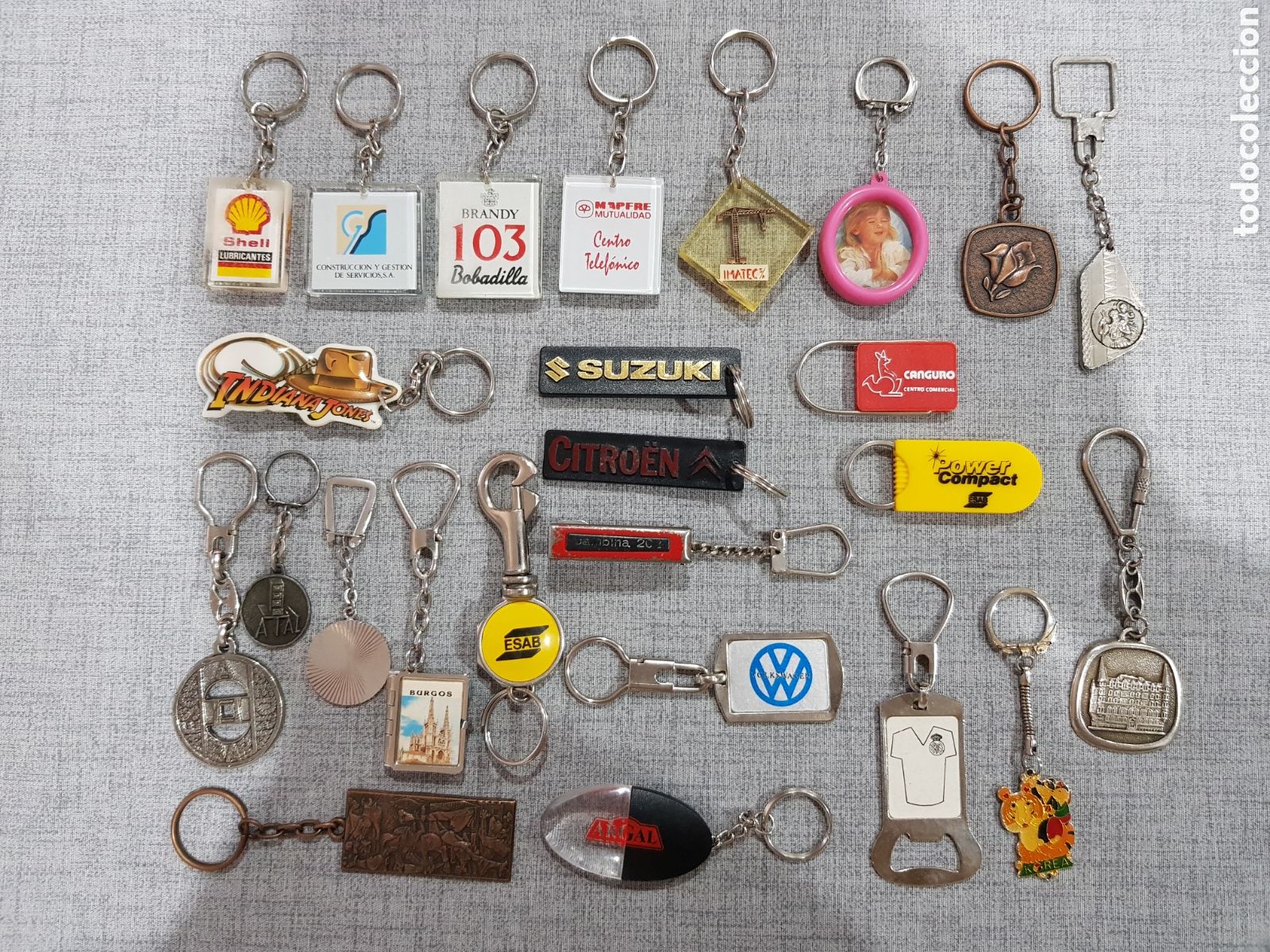 Coleccionismo de llaveros: LLAVEROS BURGOS, INDIANA JONES, MAPFRE, SUZUKI, CITRO&Euml;N, KOREA, CAJALE&Oacute;N, SHELL, REAL MADRID...
