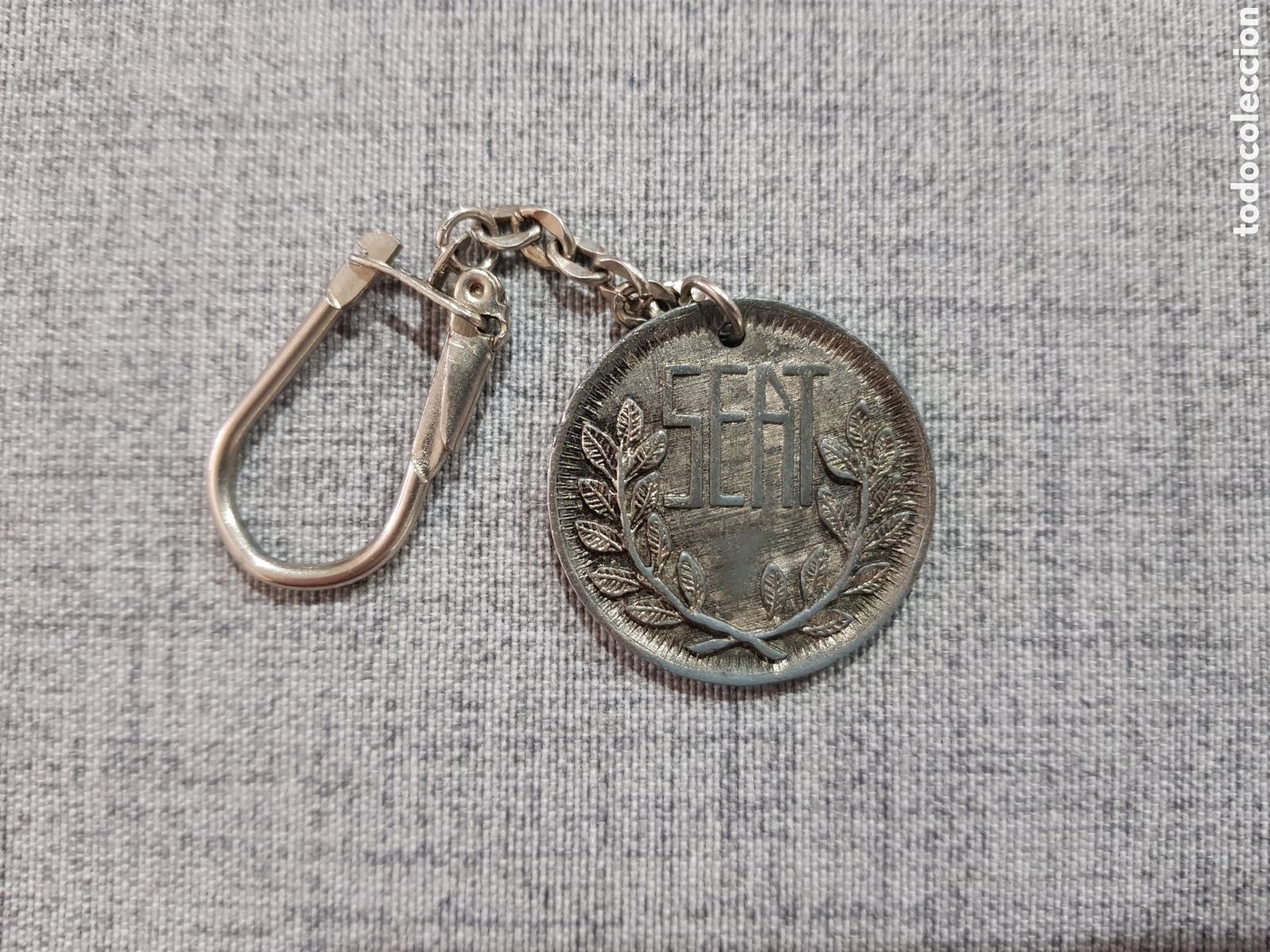 Coleccionismo de llaveros: LLAVERO SEAT 850 MET&Aacute;LICO