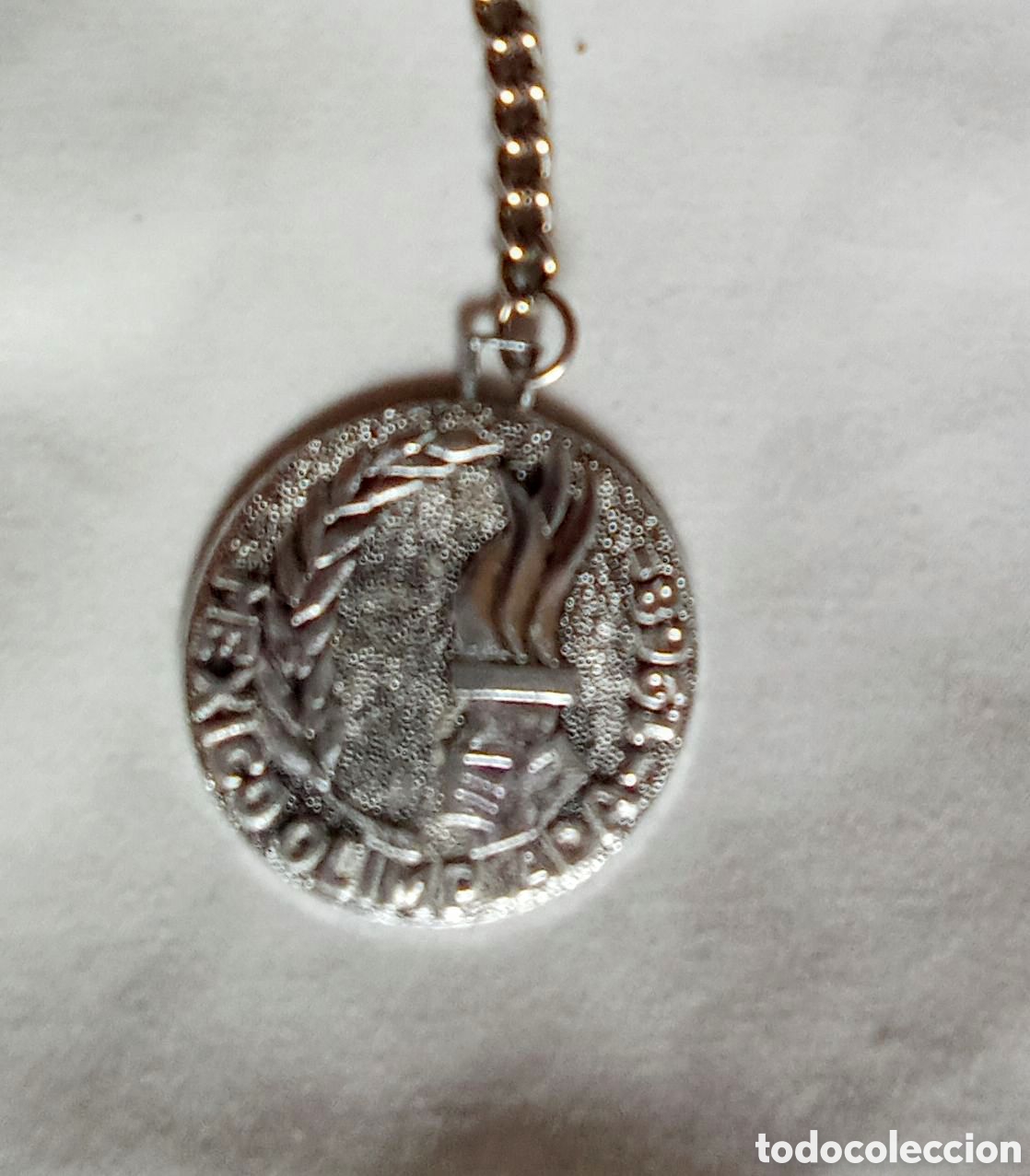 Coleccionismo de llaveros: Llavero conmemorativo vintage de M&eacute;xico 1968,