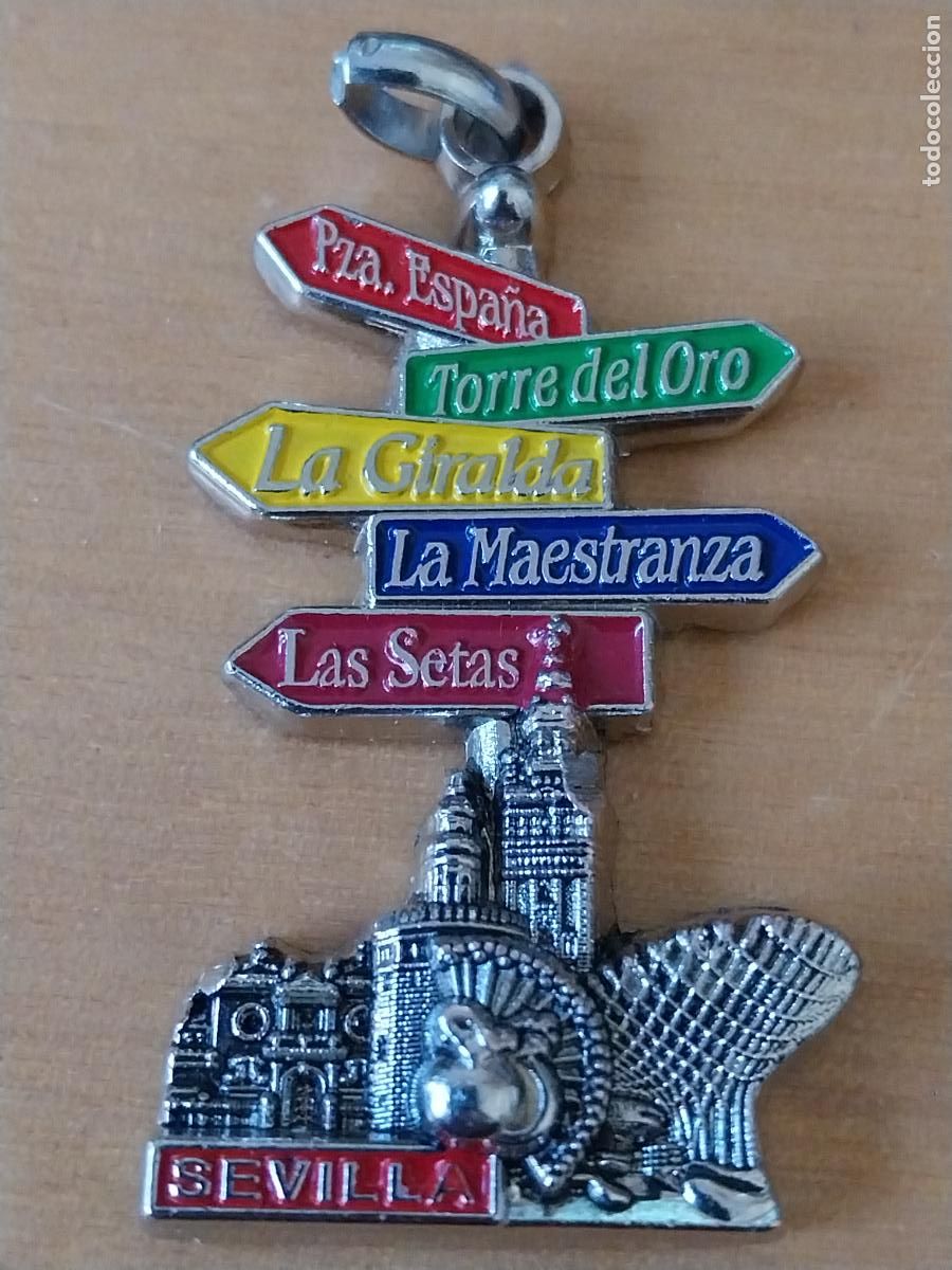 Coleccionismo de llaveros: SEVILLA INDICADOR POSTE LLAVERO METAL CROMADO PINTURA LACADA 5.58CMS ALTO