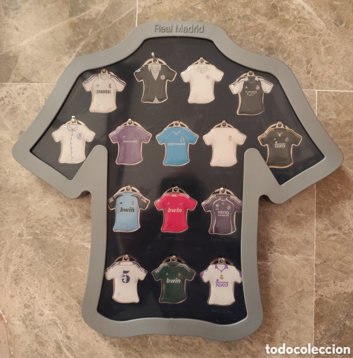 Coleccionismo de llaveros: COLECCI&Oacute;N COMPLETA EN SU ESTUCHE ORIGINAL DE LLAVEROS CAMISETAS REAL MADRID FUTBOL