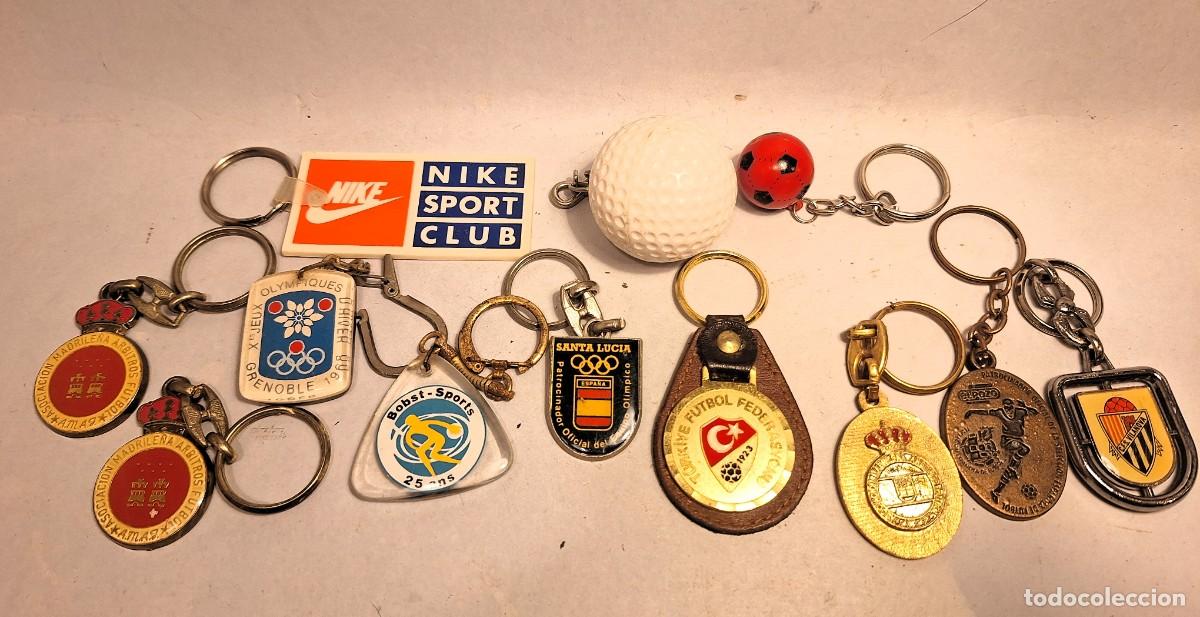 Coleccionismo de llaveros: Lote de 12 Llaveros de tem&aacute;tica deportiva - Foto 1