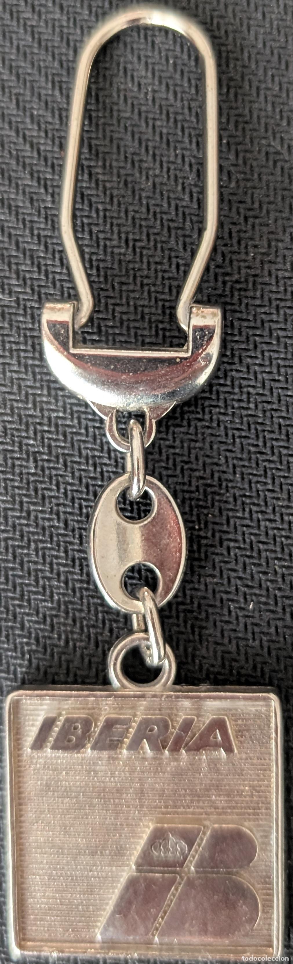 Coleccionismo de llaveros: Antiguo llavero met&aacute;lico de Iberia