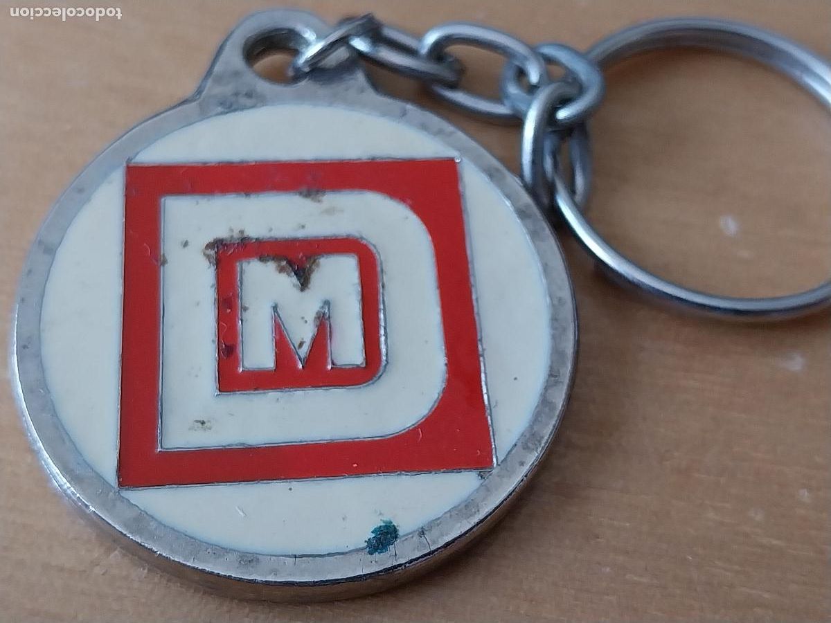 Coleccionismo de llaveros: DENTAL MADRID LLAVERO PINTURA LACADA VINTAGE CALLE CARRETAS MADRID 3.29CMS SANIDAD