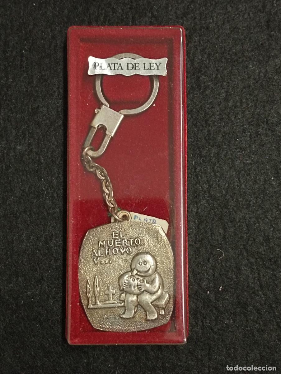 Coleccionismo de llaveros: Llavero de plata con refr&aacute;n. A&ntilde;os 70. - Foto 1