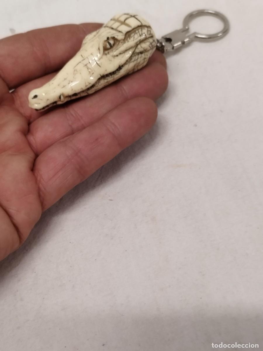 Coleccionismo de llaveros: Antiguo llavero Txomin de cabeza de cocodrilo.