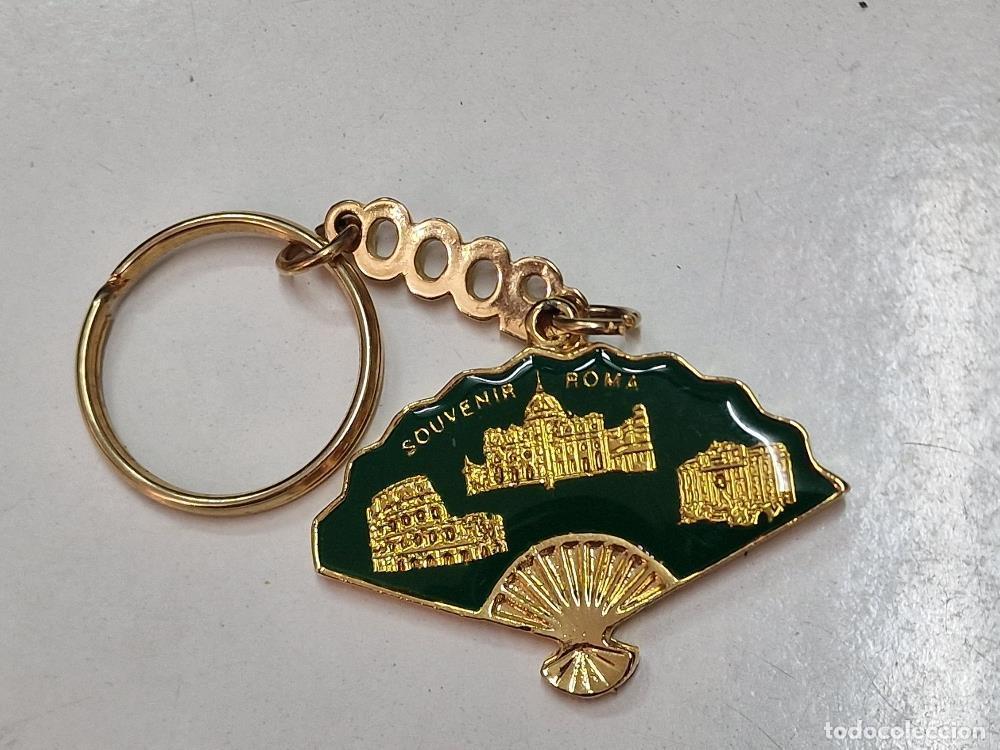 Collectionnisme de portes-cl&eacute;s: Llavero: Con forma de abanico. Souvenir Roma