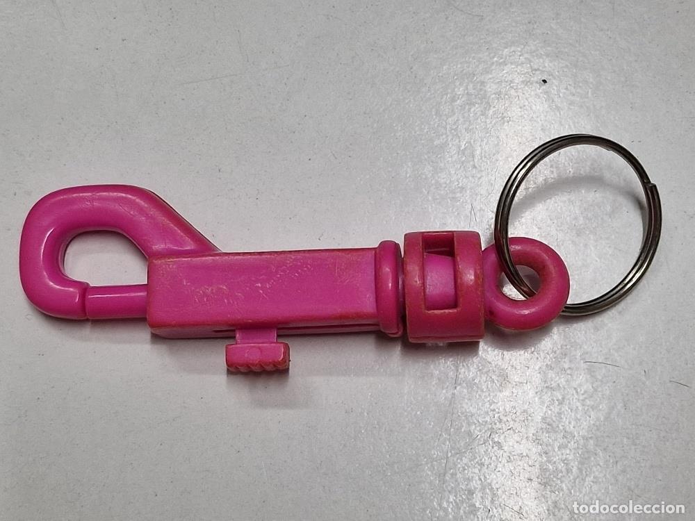 Colecionismo de porta-chaves: Llavero: de pl&aacute;stico color rosa