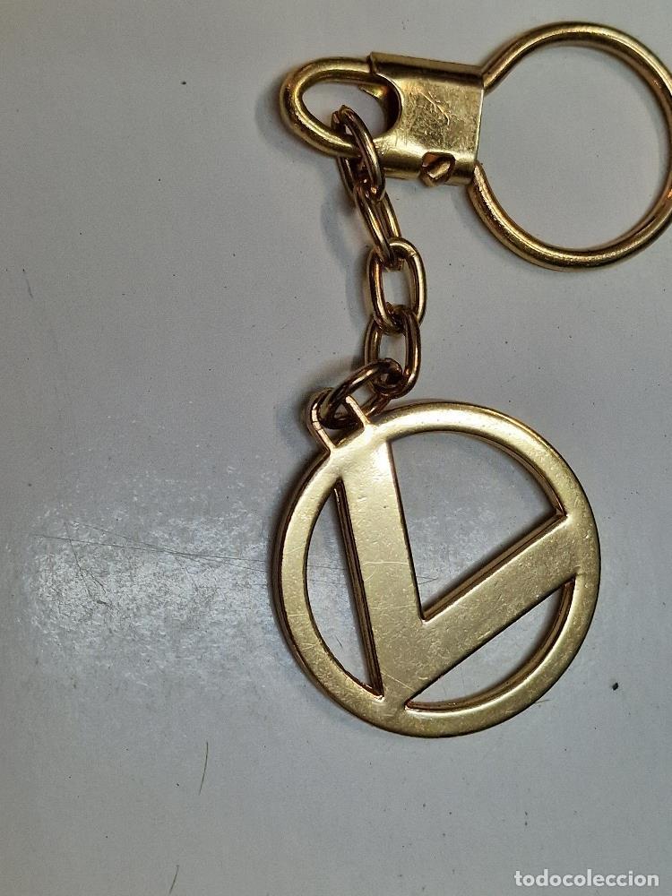 Colecionismo de porta-chaves: Llavero: con la letra V
