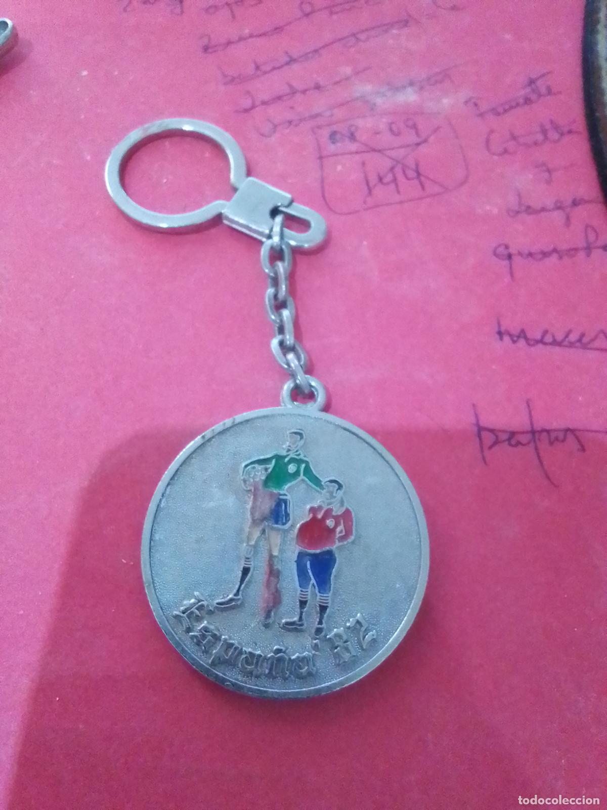 Coleccionismo de llaveros: LLAVEROS DIFERENTES DE MARCAS Y FUTBOL