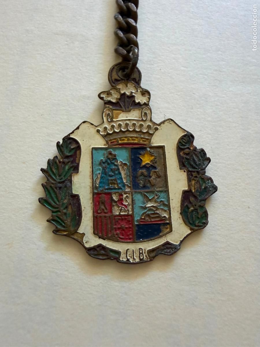 Coleccionismo de llaveros: Antiguo llavero de bronce esmaltado - Foto 2