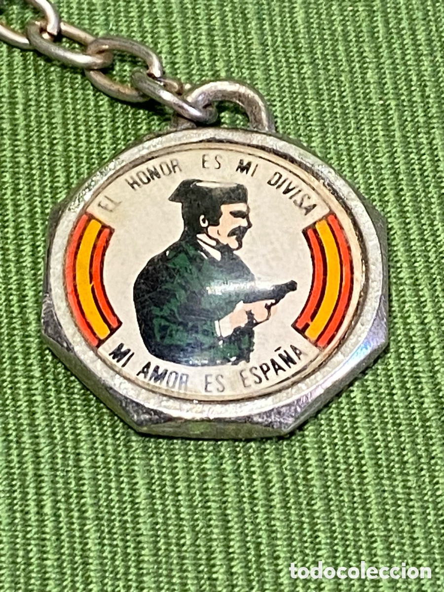 Coleccionismo de llaveros: Llavero Virgen del Pilar. Antonio Tejero. Golpe de Estado 23-F. Transici&oacute;n espa&ntilde;ola.