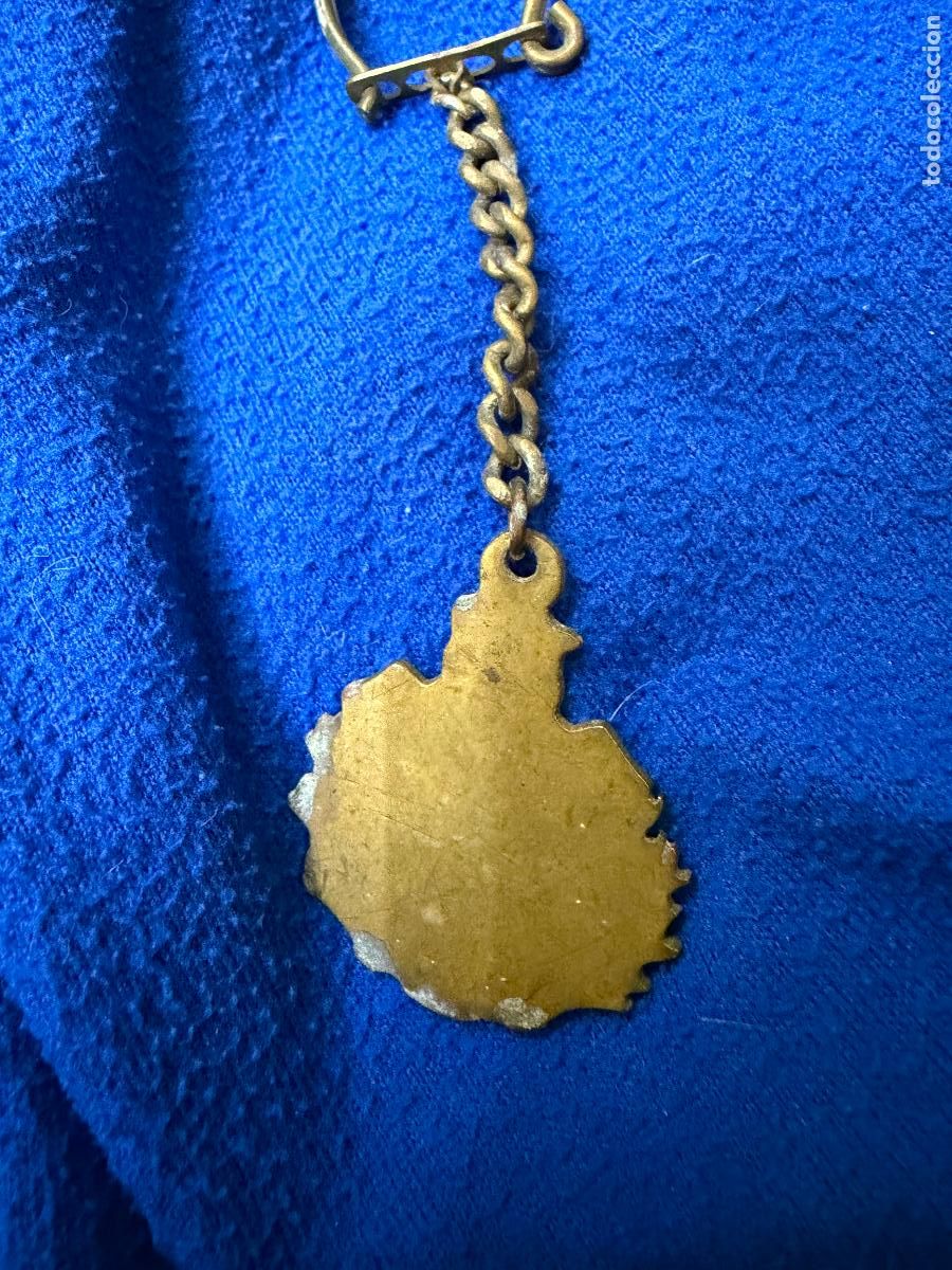 Coleccionismo de llaveros: Antiguo llavero de bronce esmaltado - Foto 3