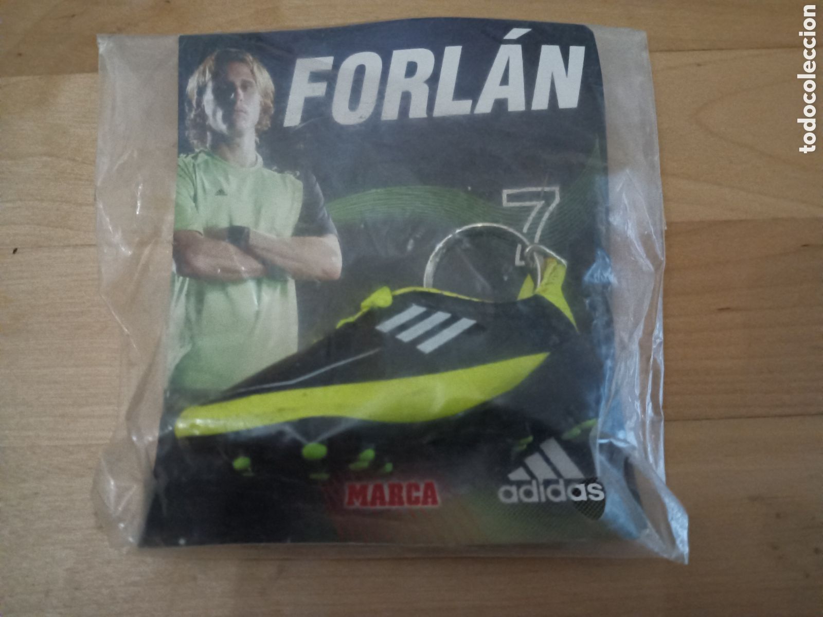 Coleccionismo de llaveros: LLAVERO BOTA FUTBOL FORLAN SIN USAR/PRECINTADO