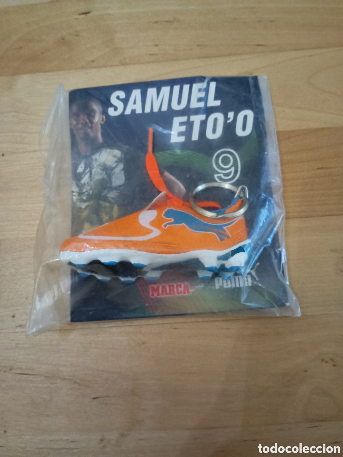 Coleccionismo de llaveros: LLAVERO BOTA DE FUTBOL SAMUEL ETO&acute;O SIN USAR/PRECINTADO