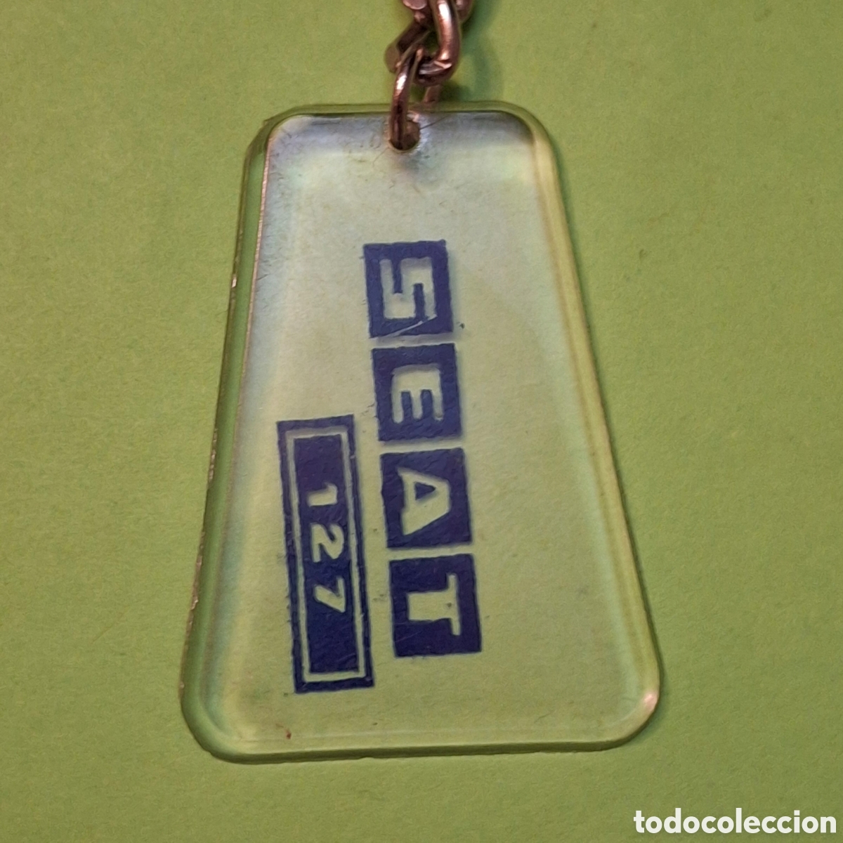 Coleccionismo de llaveros: SEAT 127 - LLAVERO ANTIGUO - TEMATICA MOTOR AUTOMOVIL COCHE