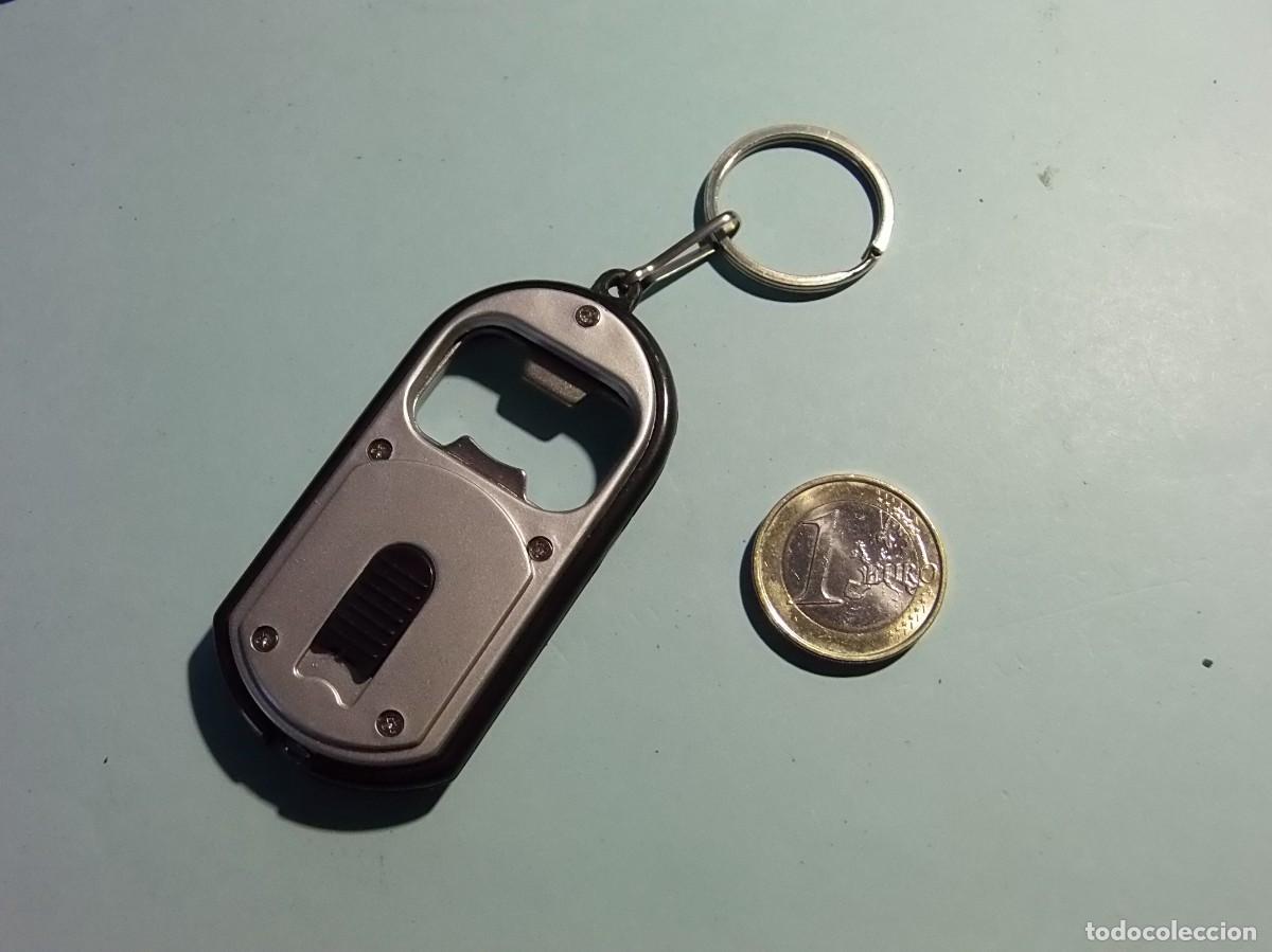 Coleccionismo de llaveros: LLAVERO ABRE BOTELLAS CON LINTERNA. - Foto 1