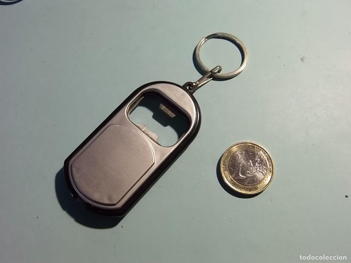 Coleccionismo de llaveros: LLAVERO ABRE BOTELLAS CON LINTERNA. - Foto 2