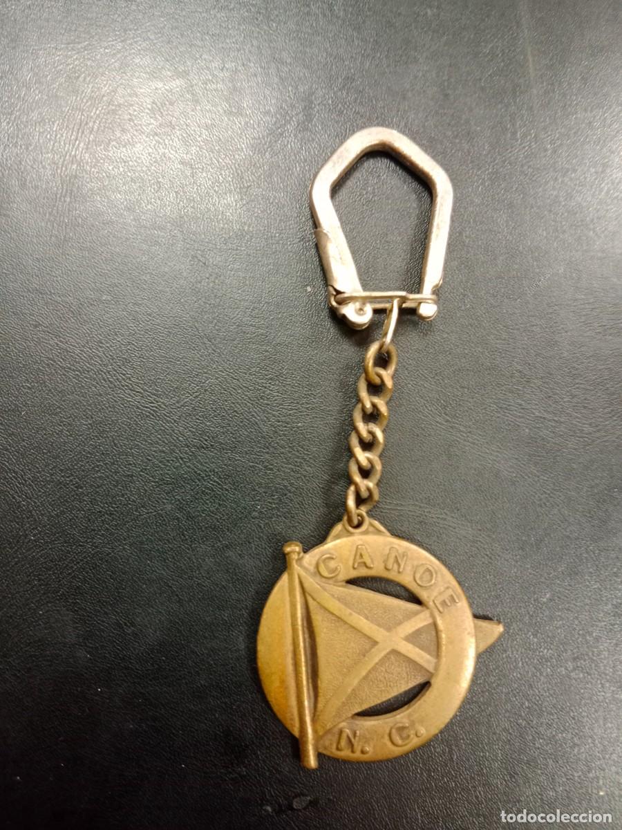 Coleccionismo de llaveros: ANTIGUO LLAVERO A&Ntilde;OS 70/80 - REAL CANOE NATACION CLUB DE MADRID - BRONCE