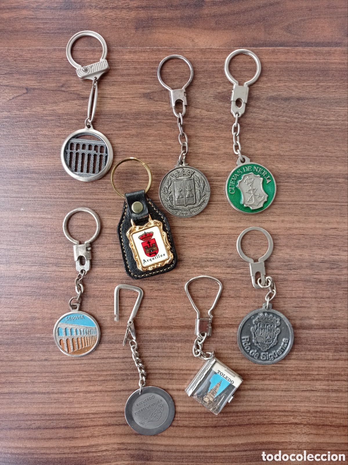 Coleccionismo de llaveros: Lote de ocho llaveros de souvenirs de Espa&ntilde;a.