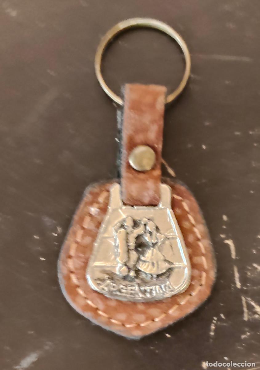 Coleccionismo de llaveros: llavero de cuero y metal sardana