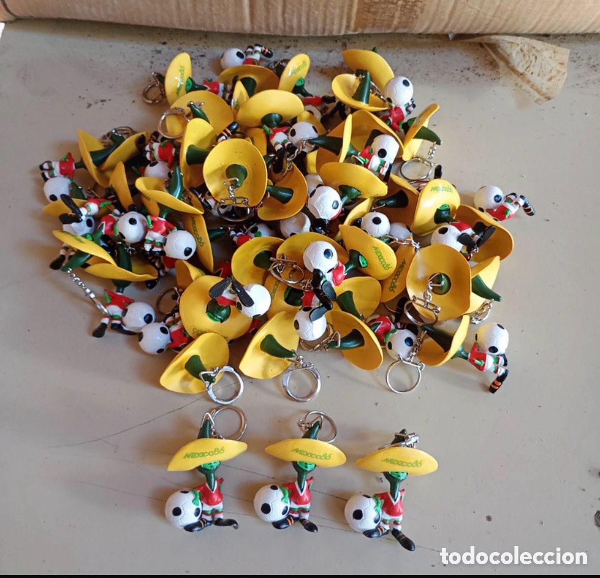 Coleccionismo de llaveros: Lote 50 llaveros mundial FIFA M&eacute;xico 86